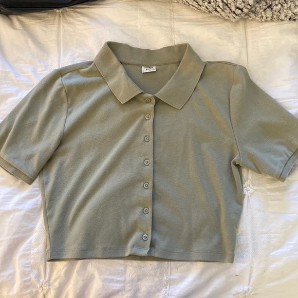 Aritzia collared cropped button down - Picture 1 of 3